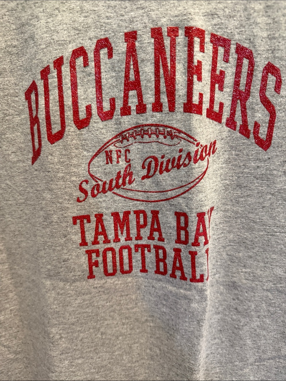 Women’s Gray NFL for her short sleeved Tampa Bay Buccaneers T shirt - Picture 3 of 7